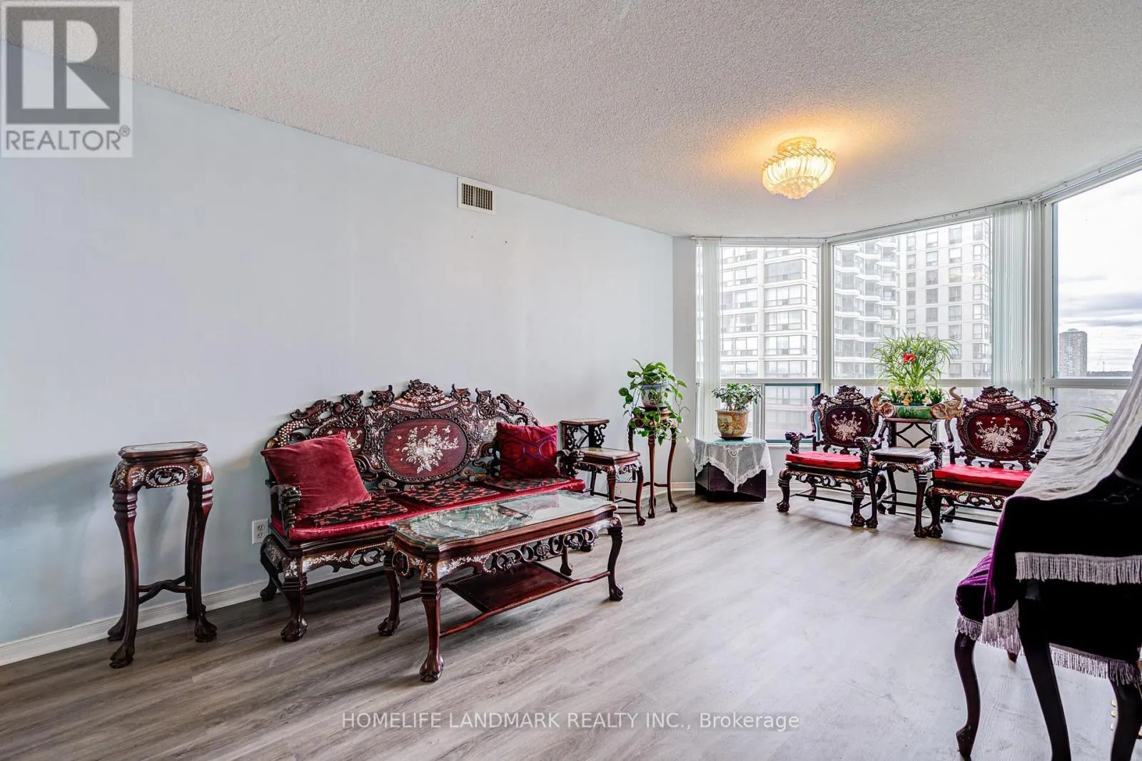 703 - 4725 SHEPPARD AVENUE E