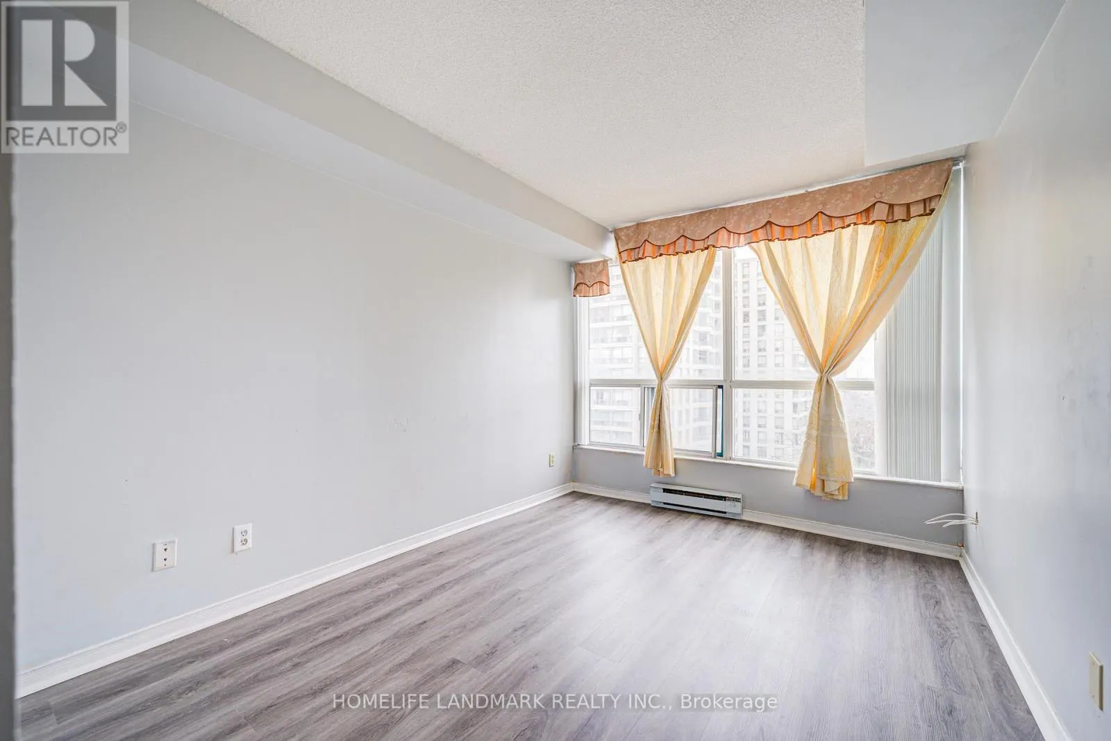 703 - 4725 SHEPPARD AVENUE E
