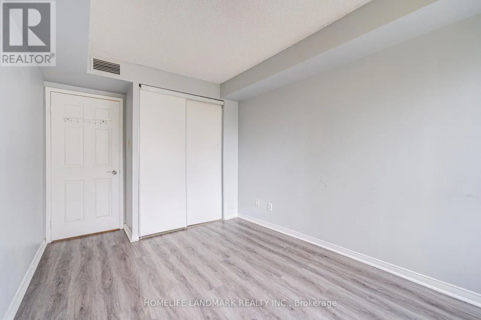 703 - 4725 SHEPPARD AVENUE E