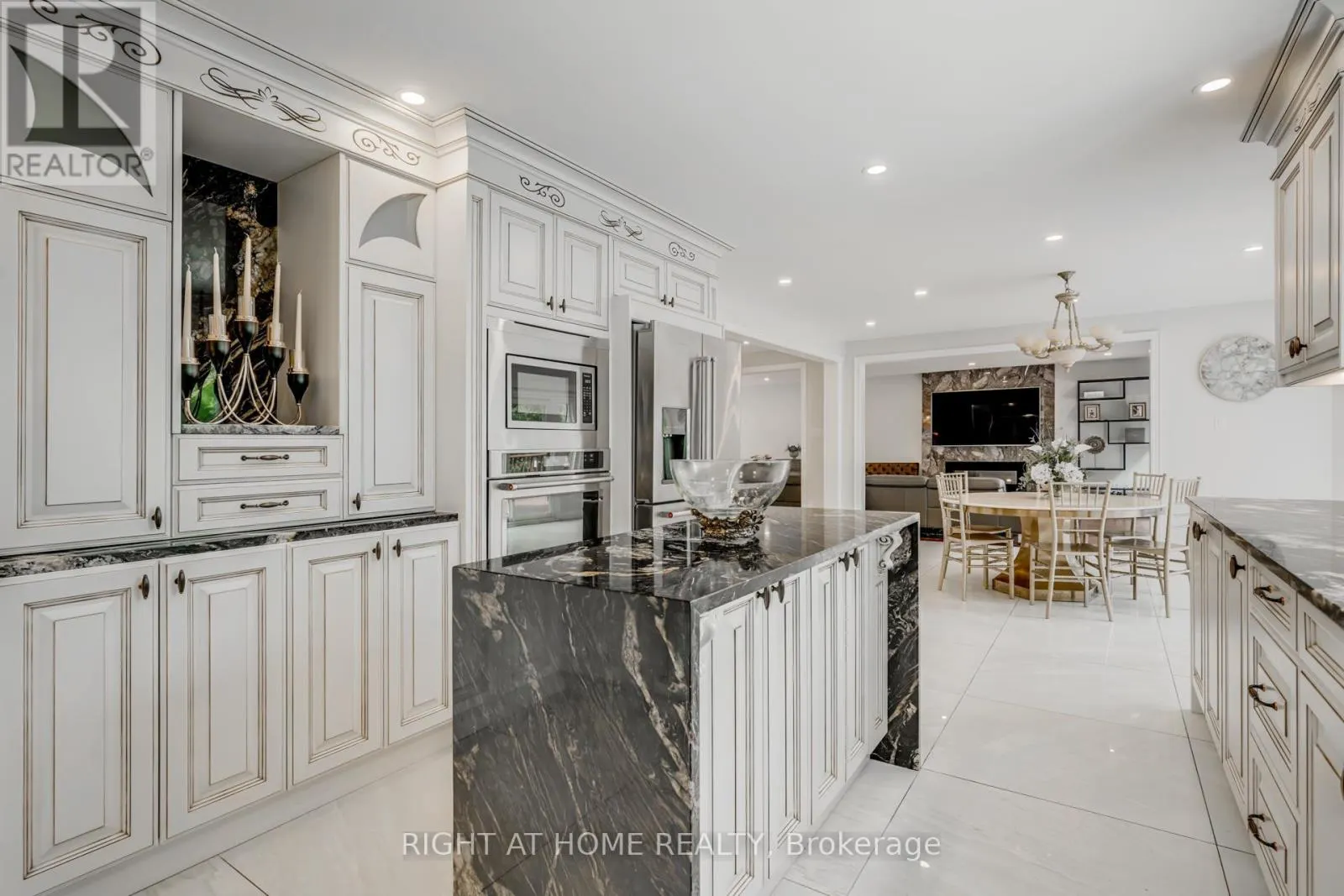 35 SAYOR DRIVE