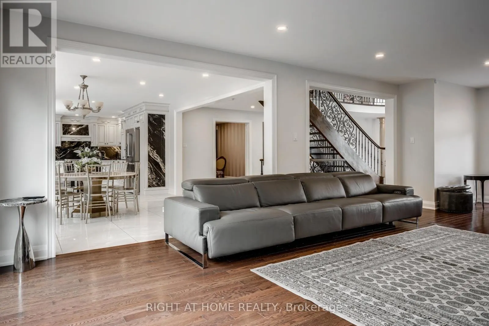 35 SAYOR DRIVE