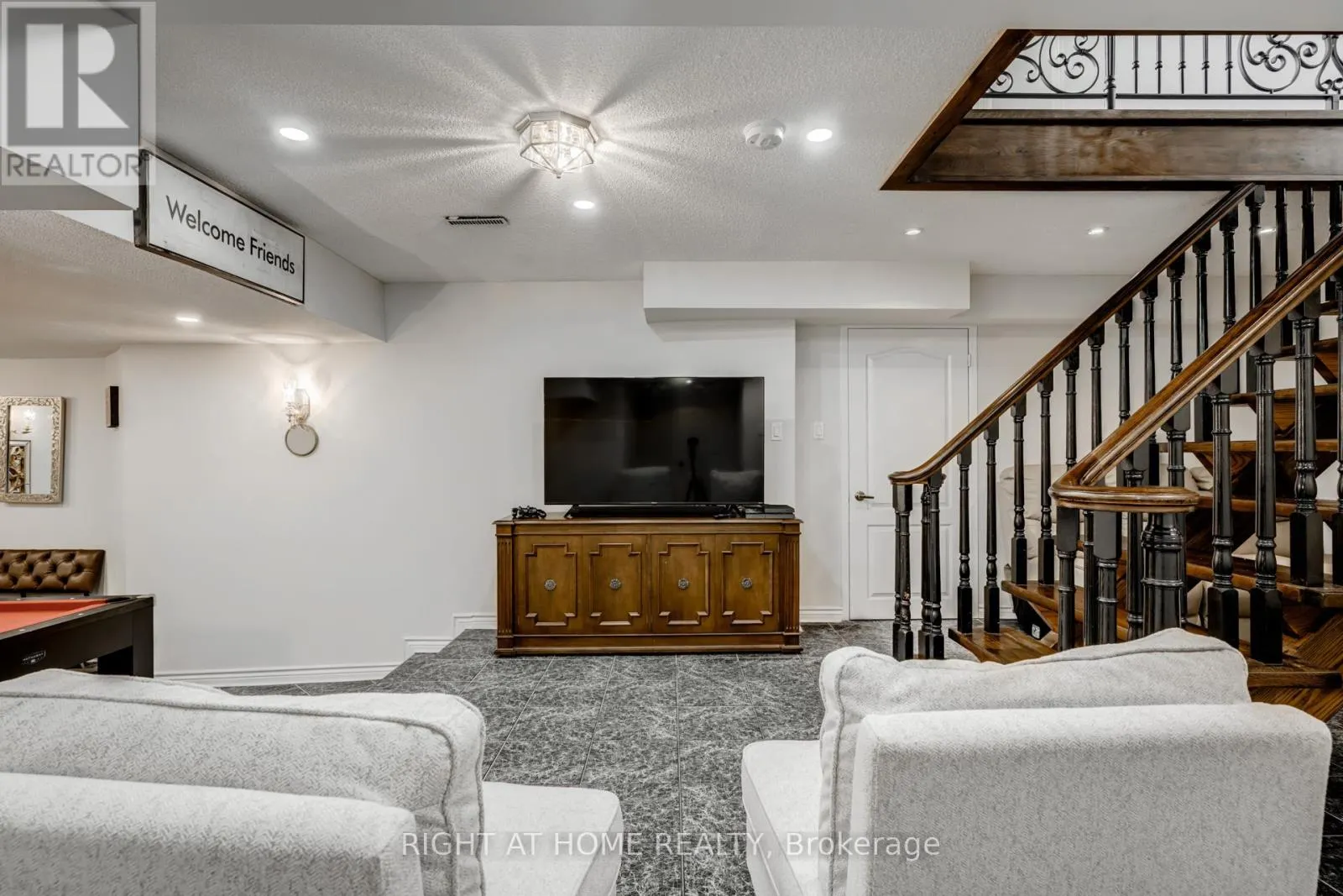 35 SAYOR DRIVE