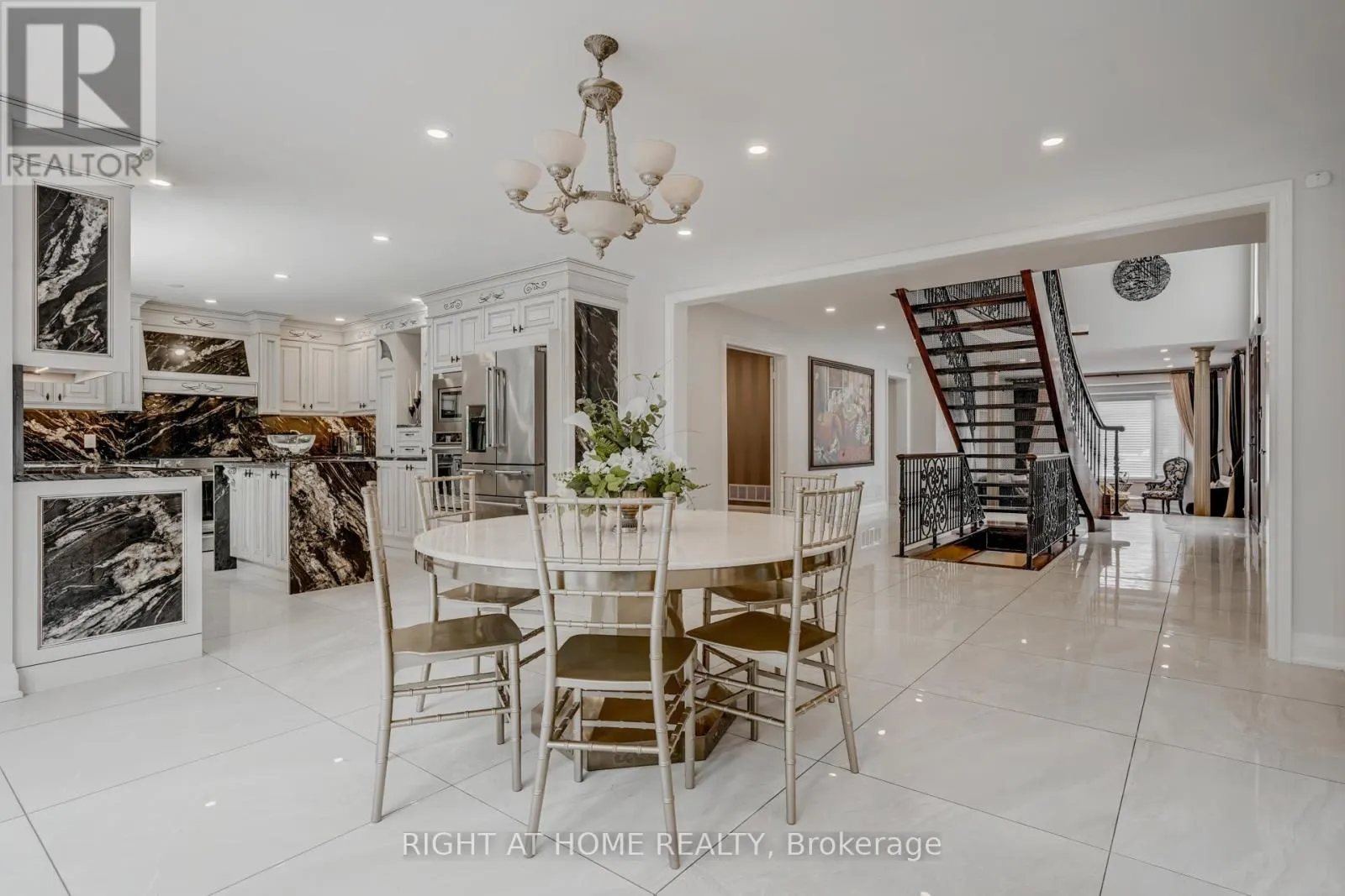 35 SAYOR DRIVE