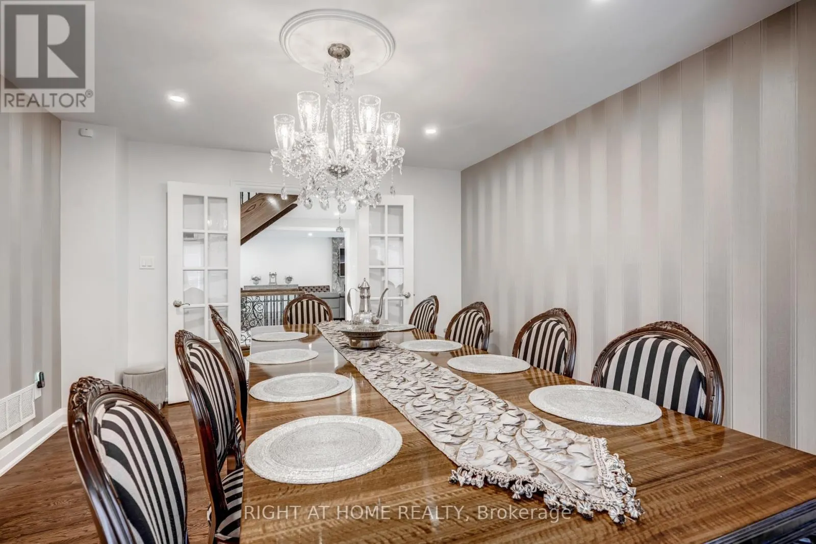 35 SAYOR DRIVE