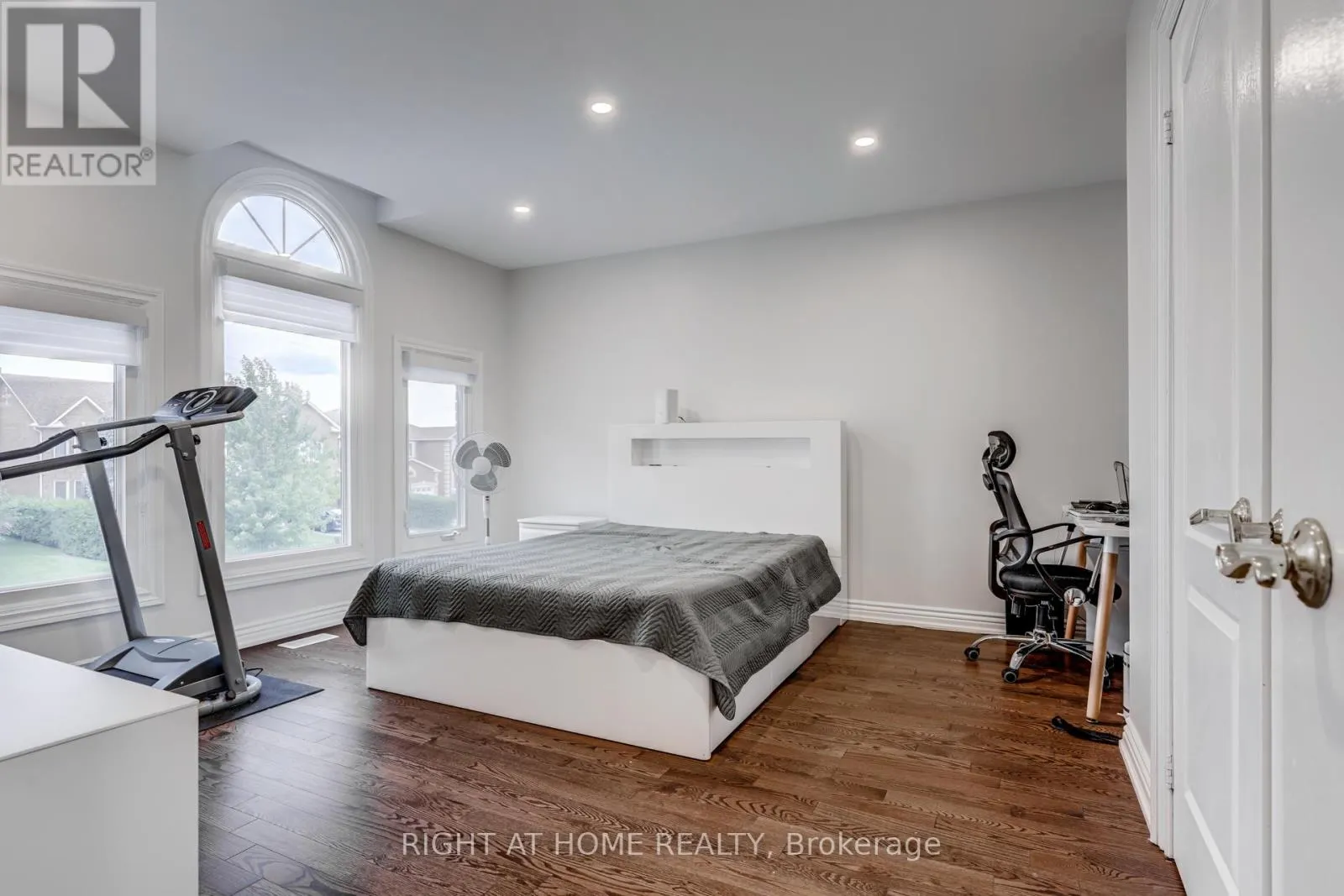 35 SAYOR DRIVE