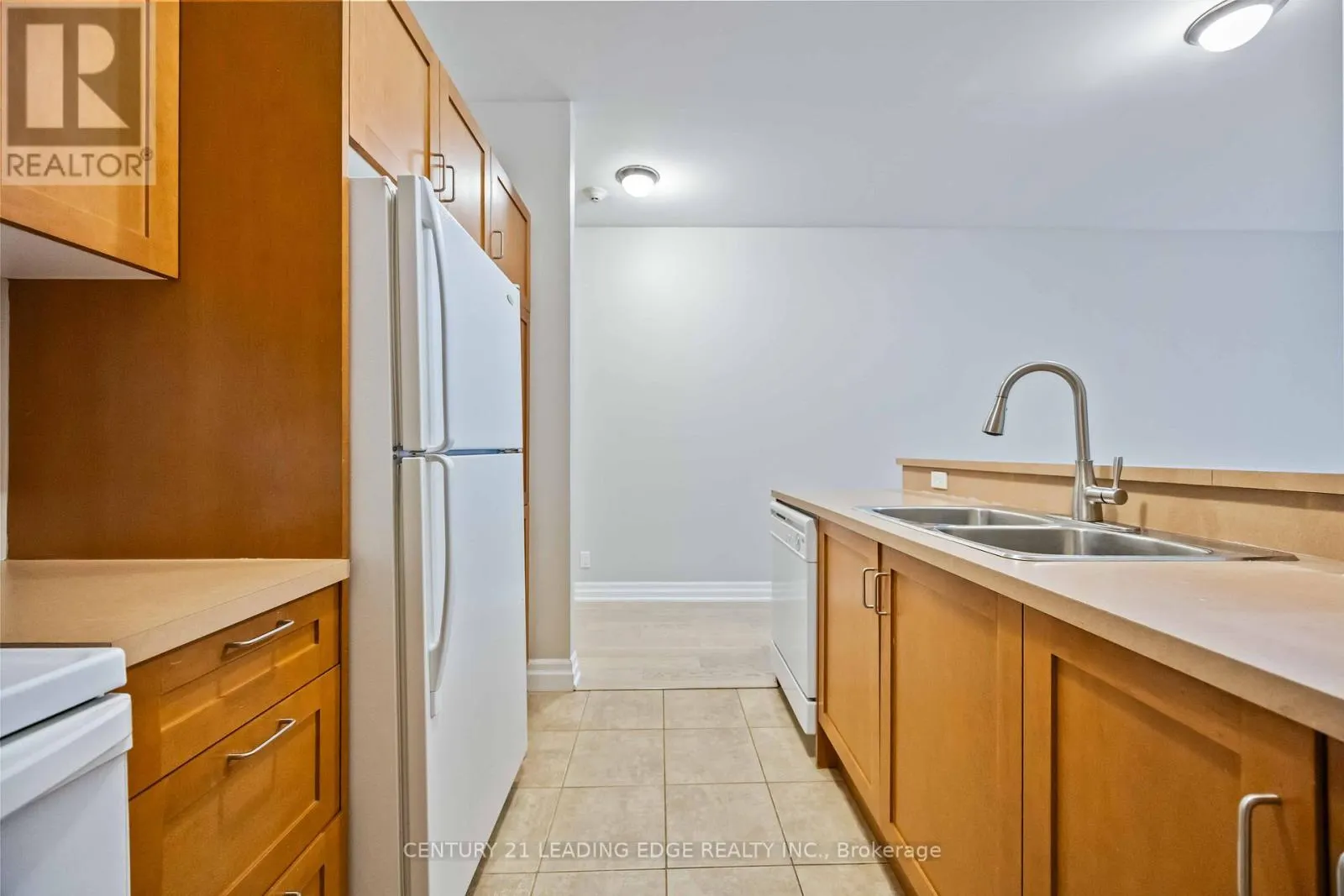 302 - 44 BOND STREET W