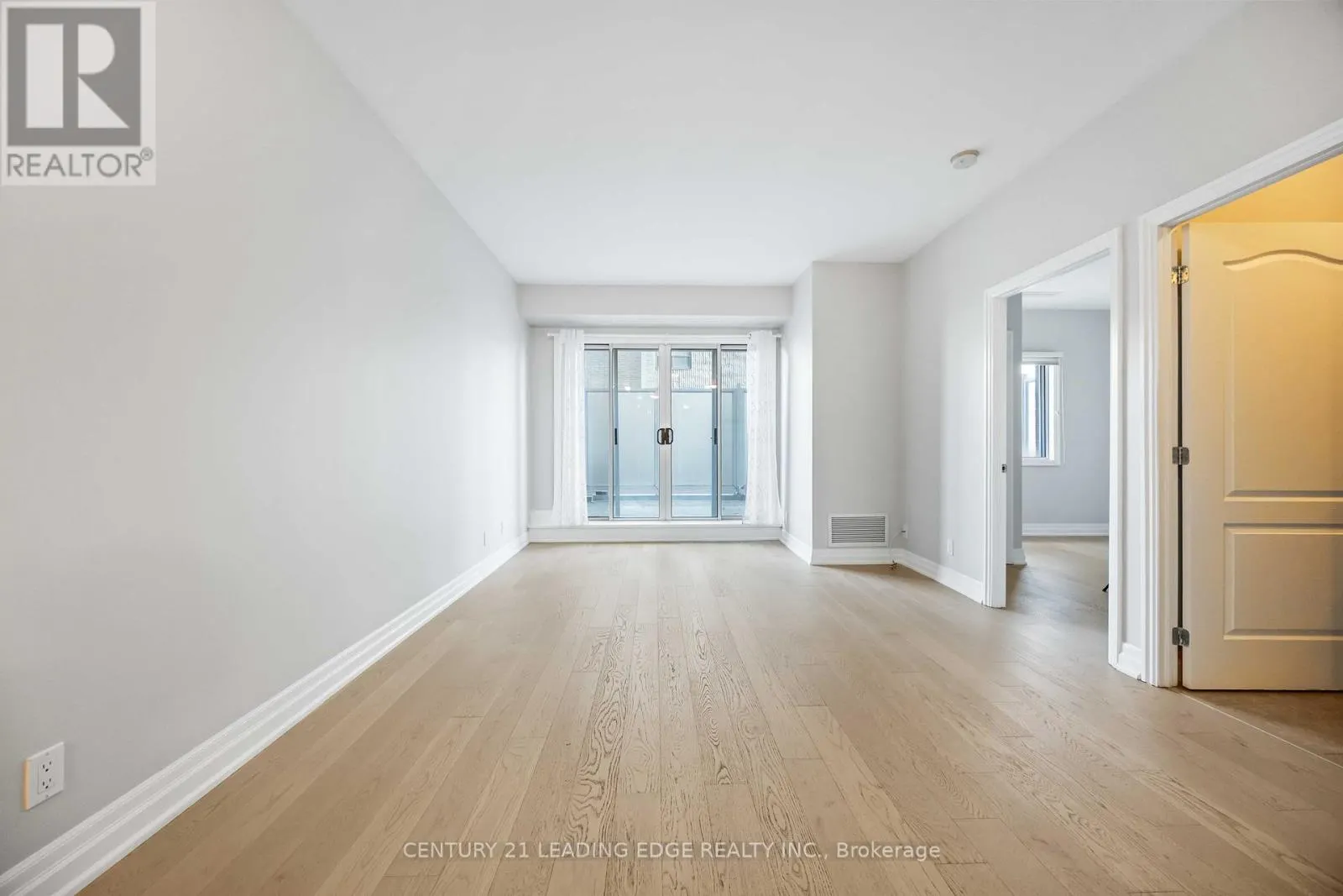 302 - 44 BOND STREET W