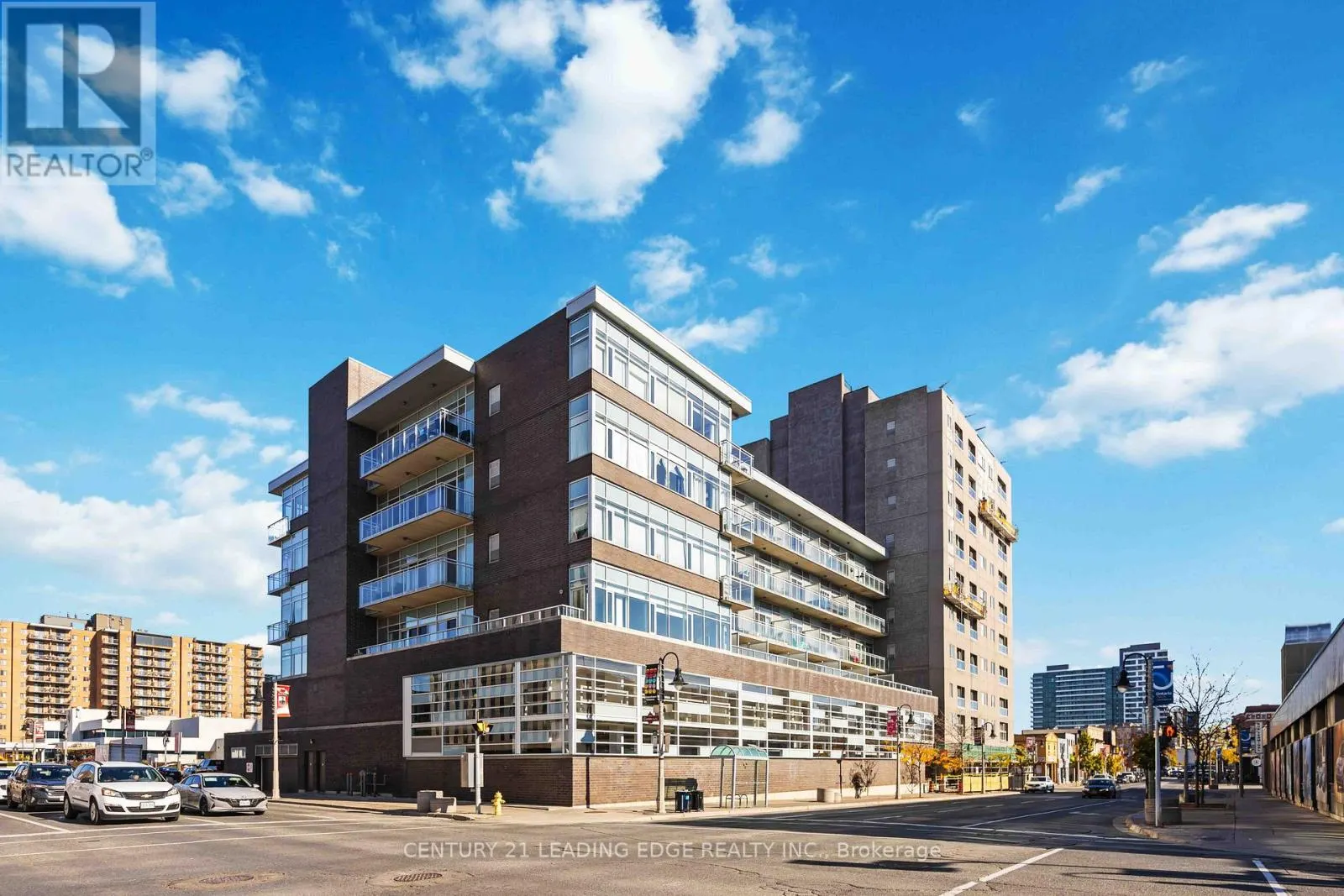 302 - 44 BOND STREET W