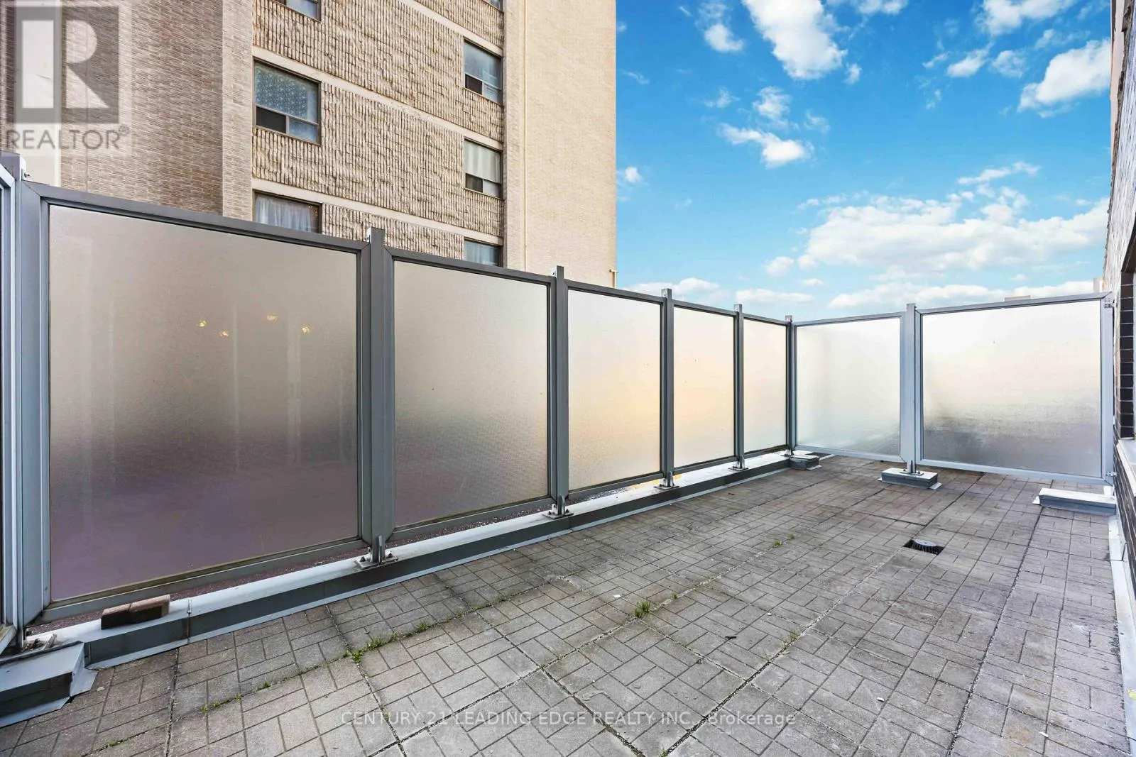 302 - 44 BOND STREET W