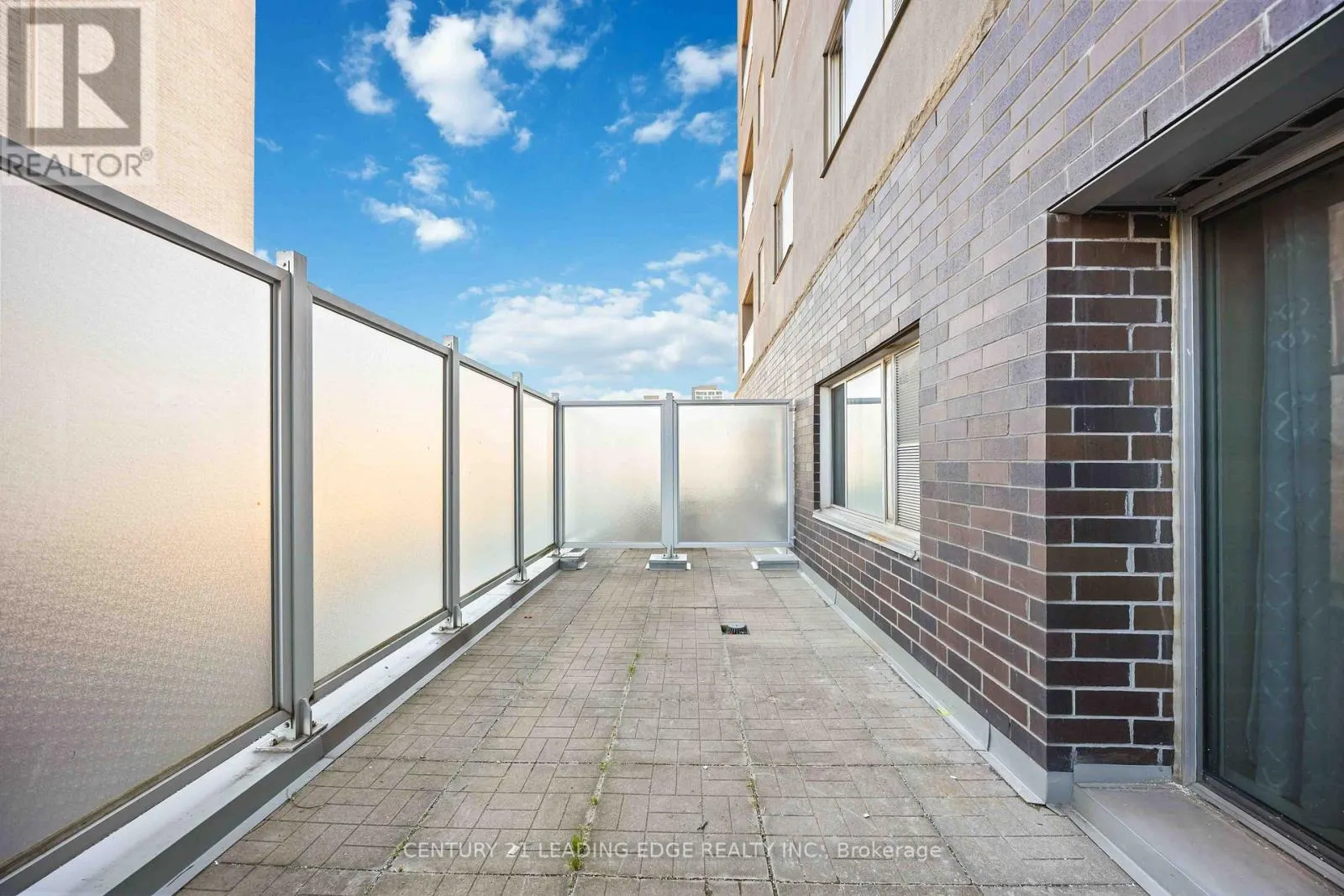 302 - 44 BOND STREET W