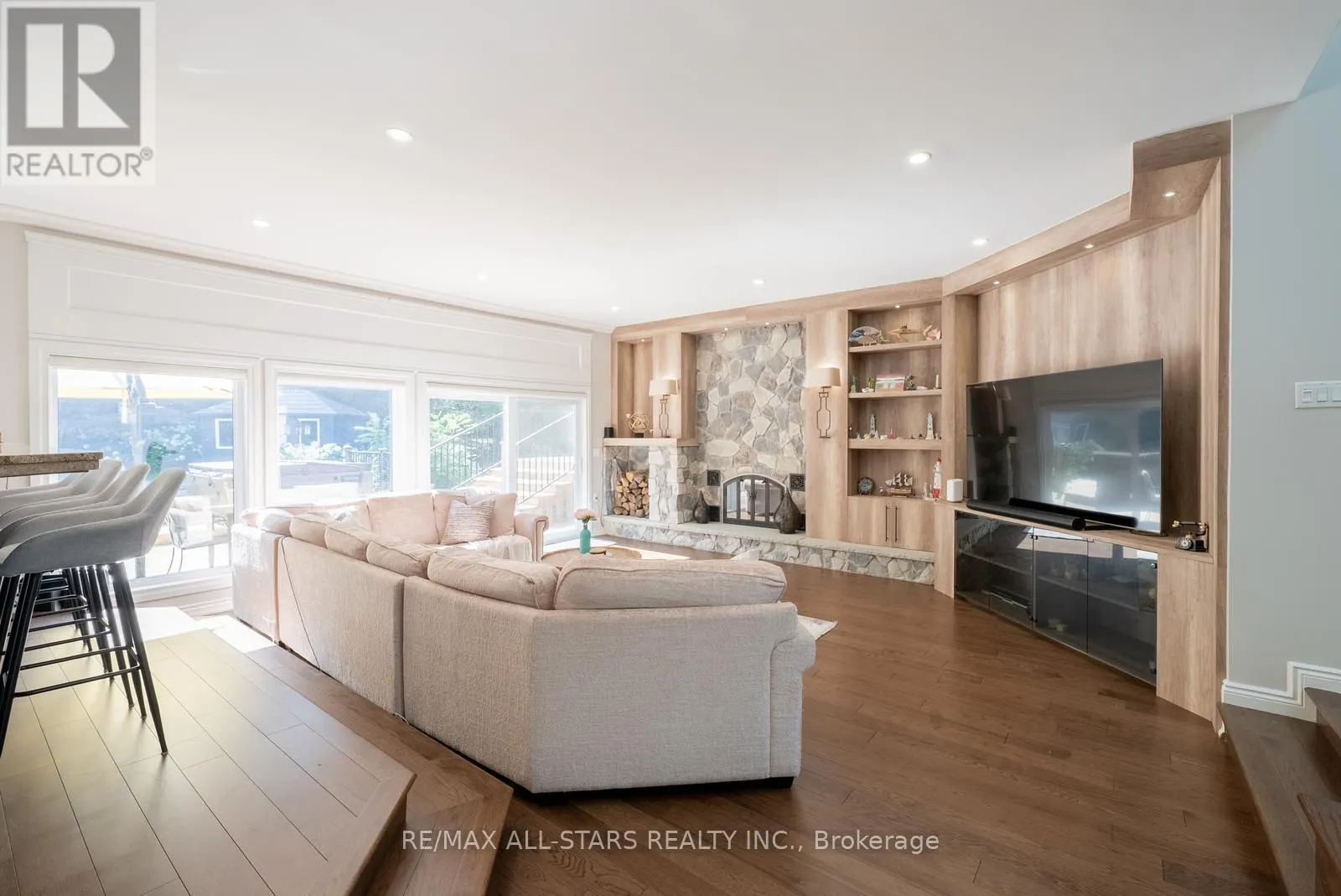 64 WOODBRIDGE CIRCLE