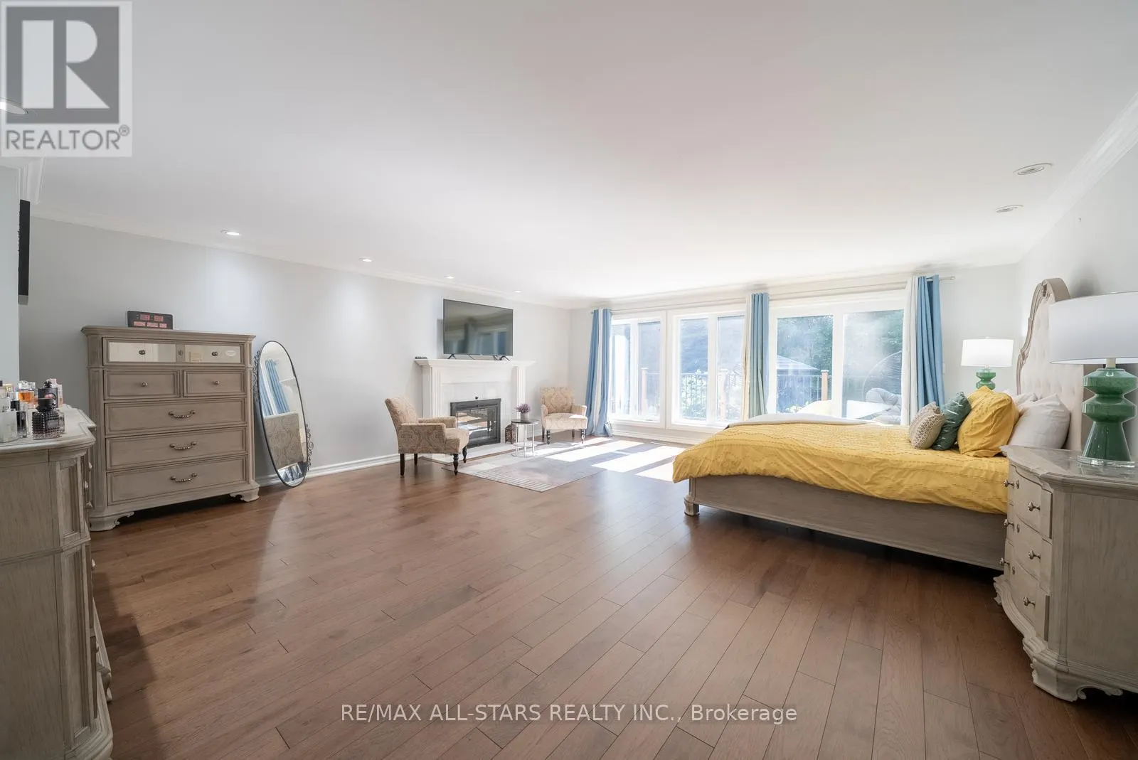 64 WOODBRIDGE CIRCLE