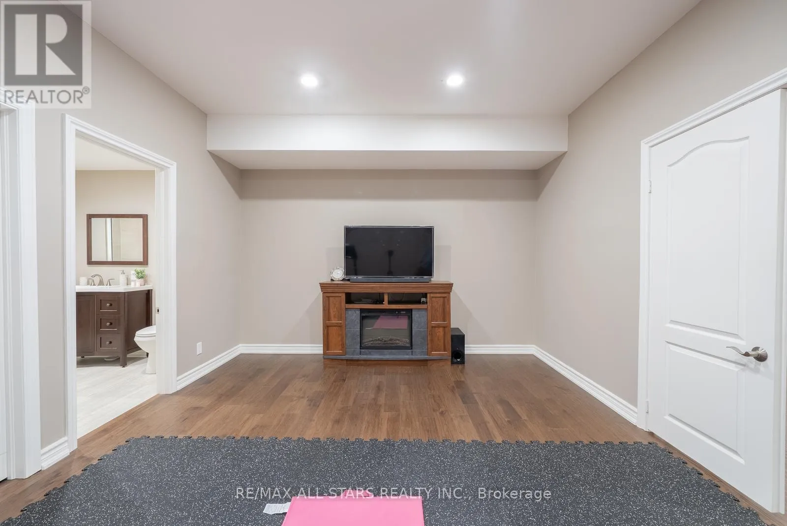 64 WOODBRIDGE CIRCLE