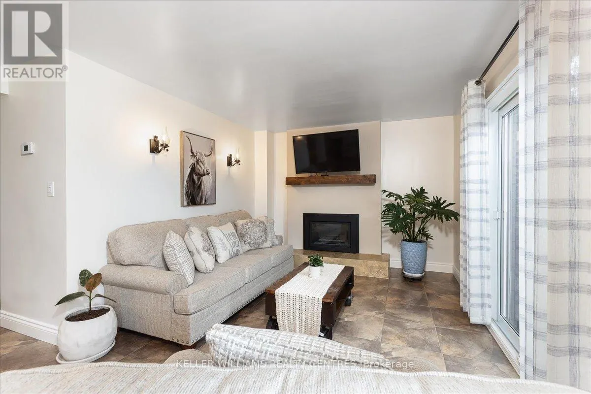 875 KNOTWOOD COURT