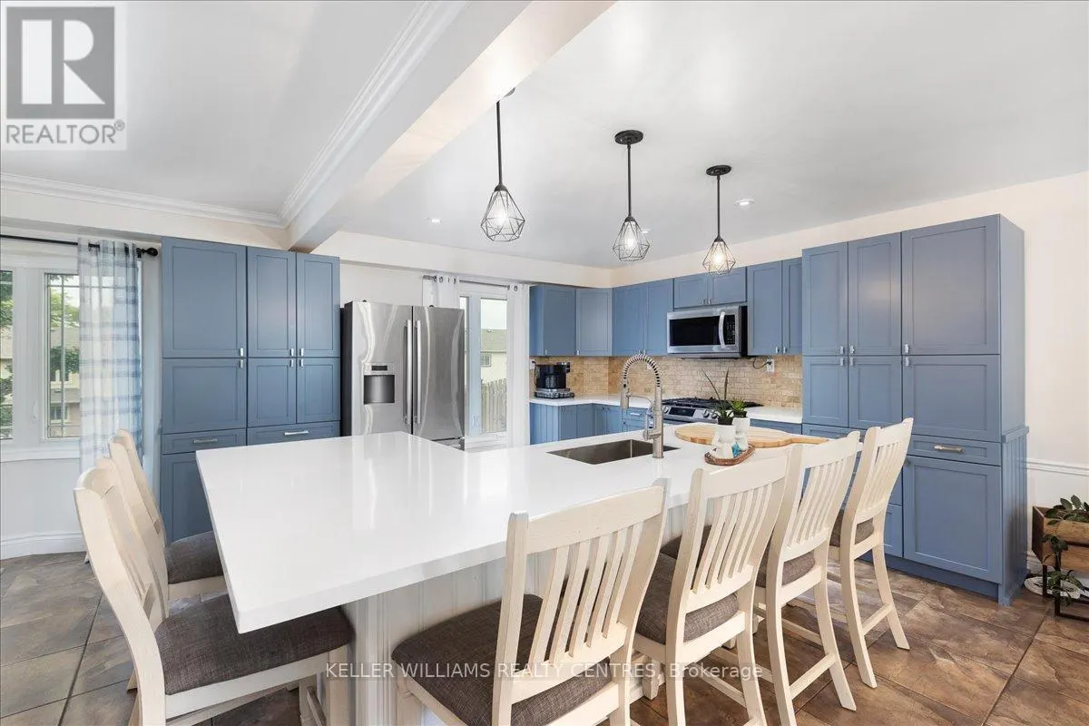 875 KNOTWOOD COURT