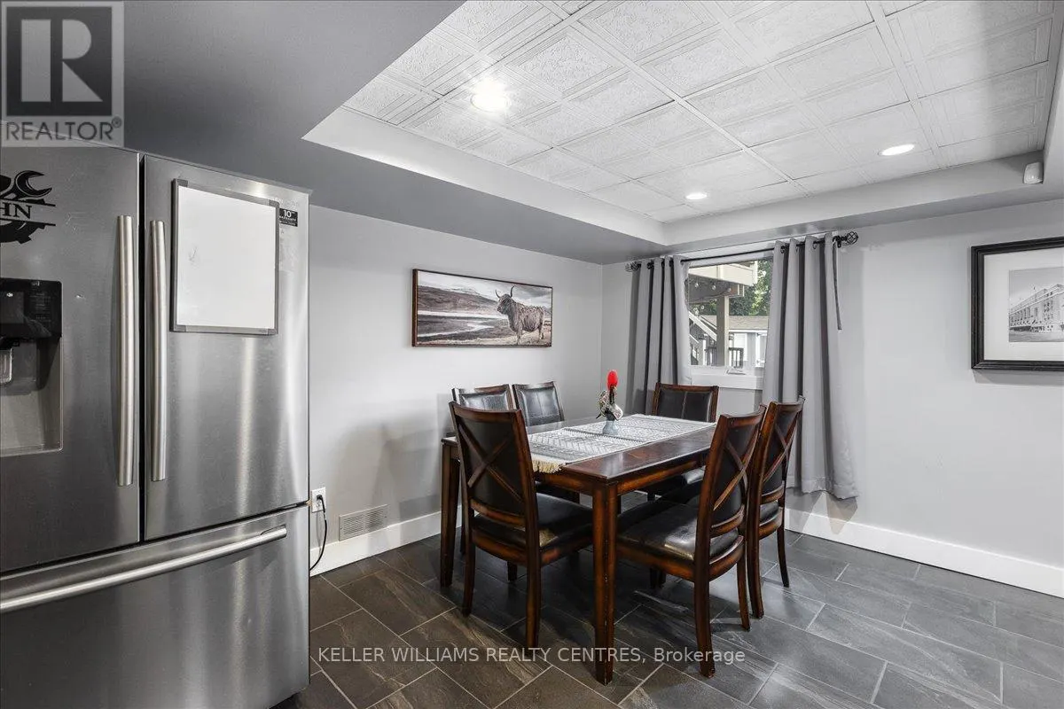 875 KNOTWOOD COURT