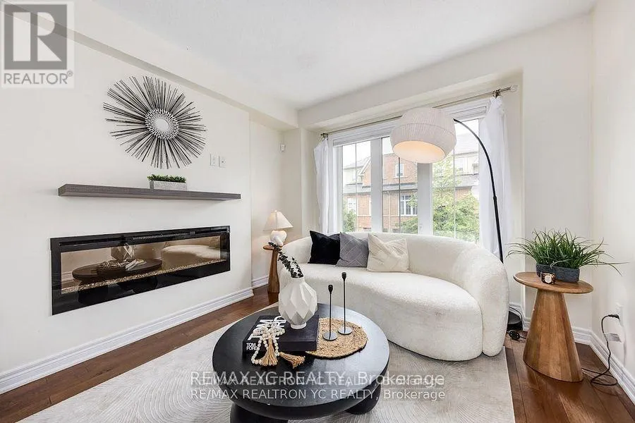 11 REEVESMERE LANE