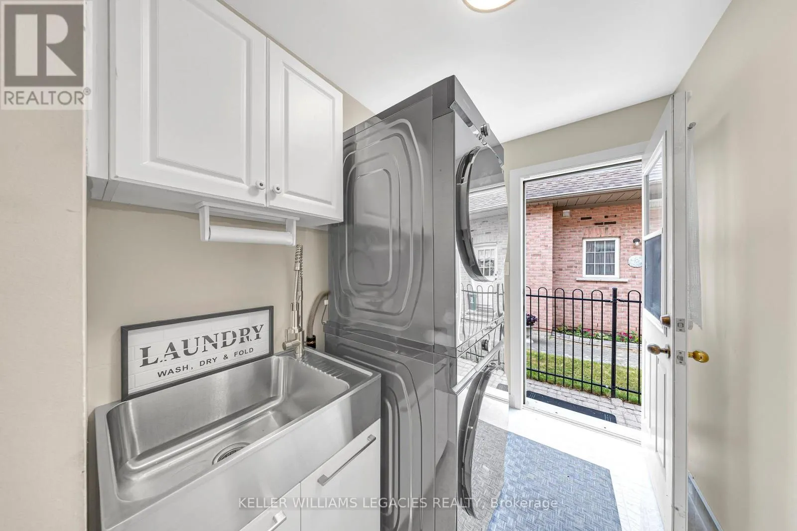 43 ALLAYDEN DRIVE