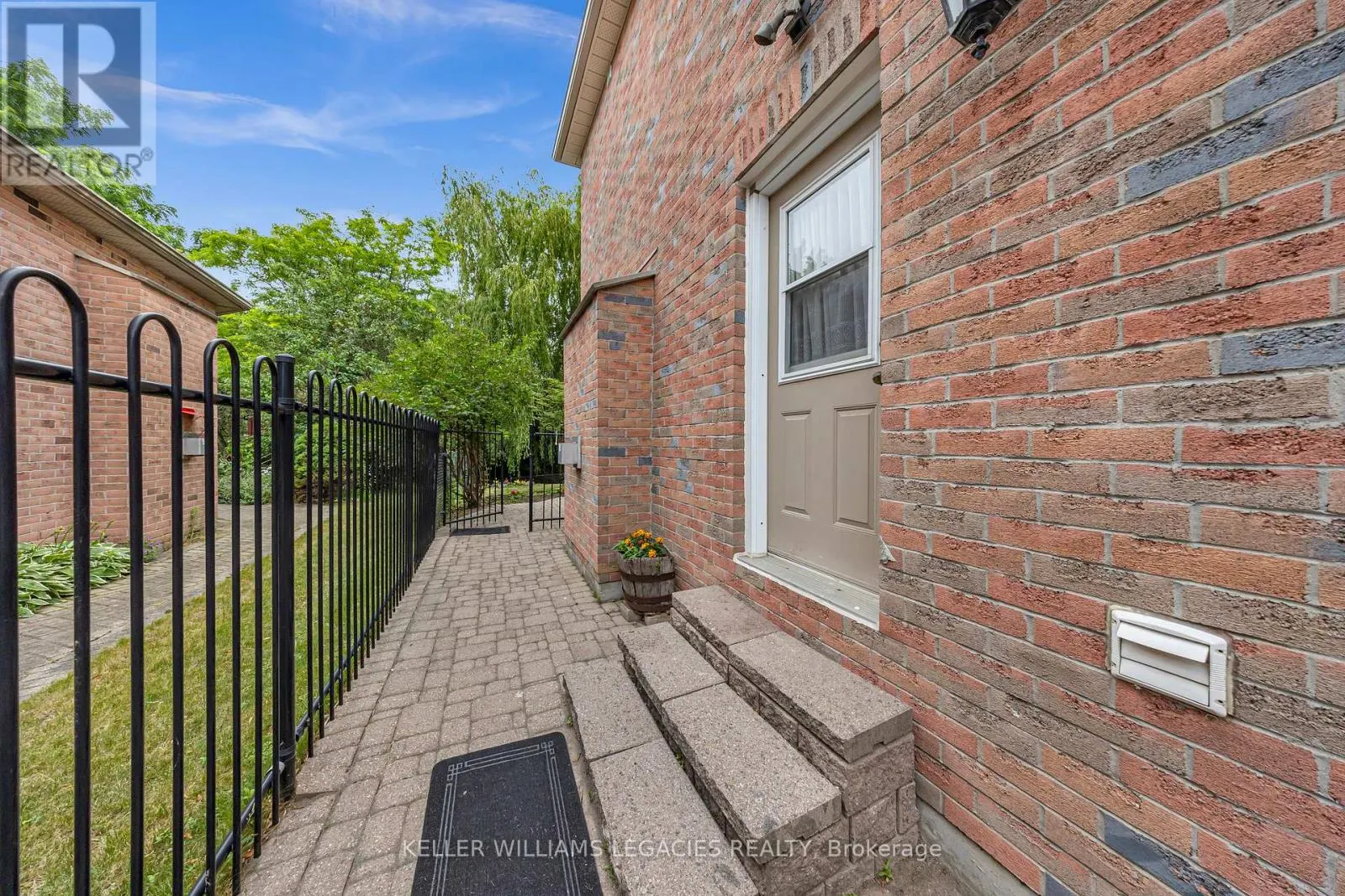 43 ALLAYDEN DRIVE