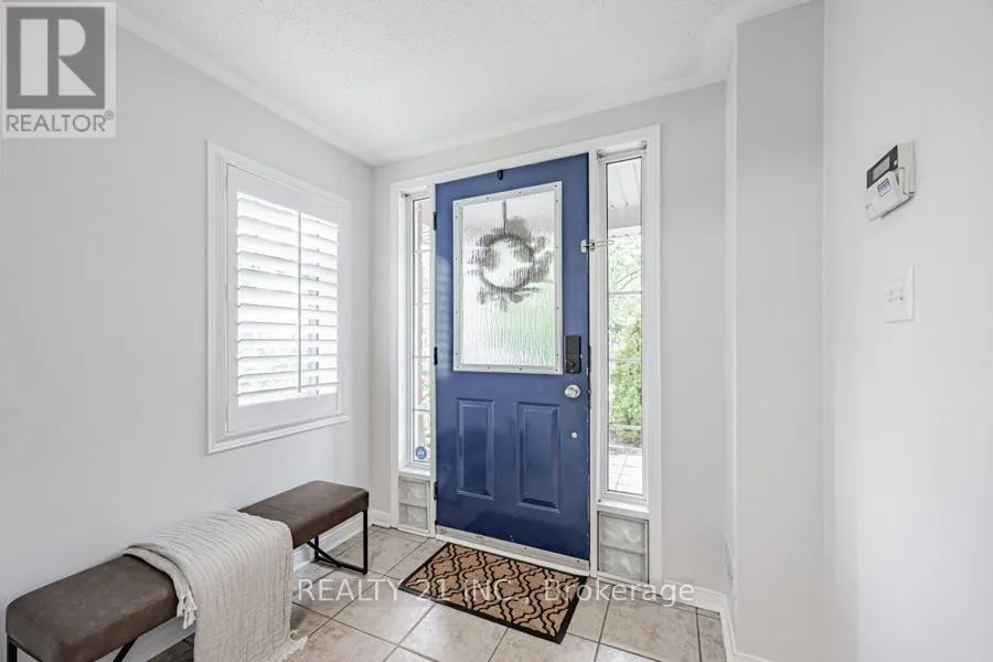 13 VENTURA LANE