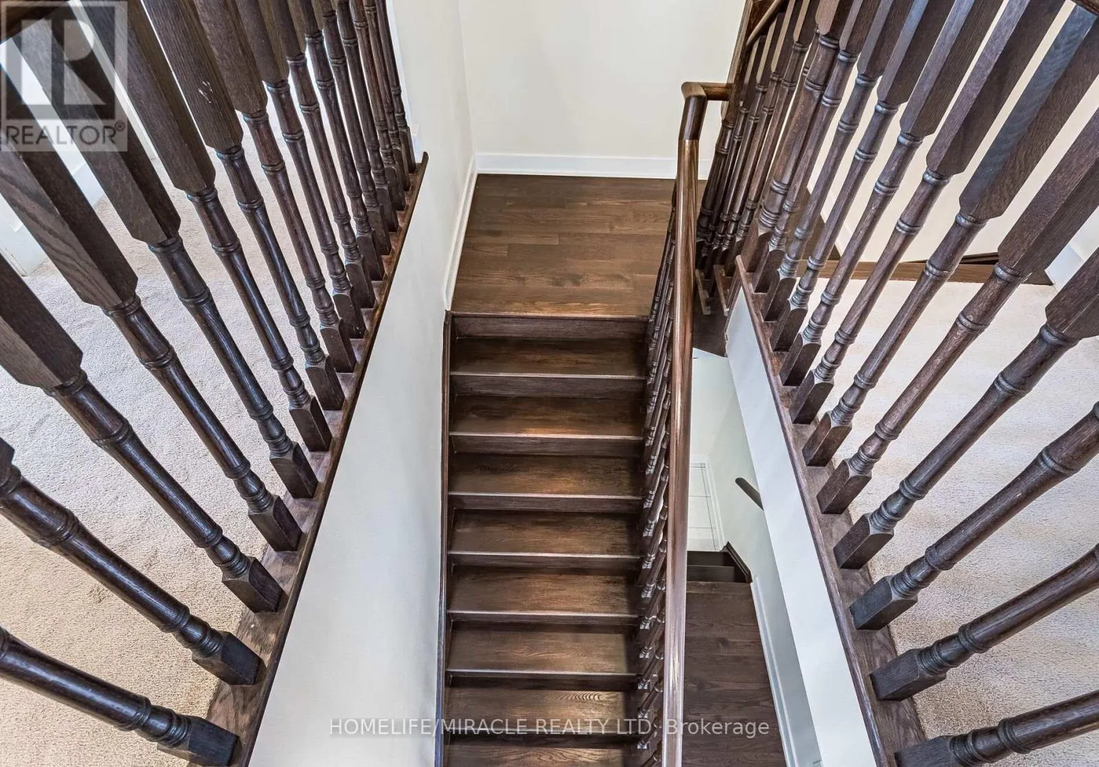 10 BUCKLES COURT
