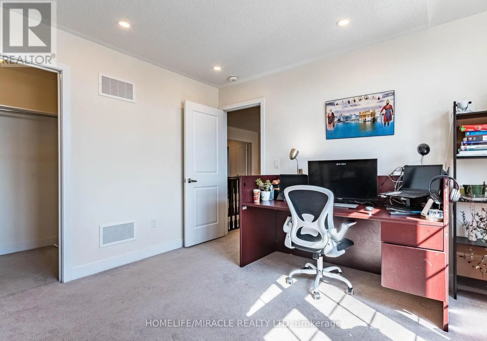 10 BUCKLES COURT
