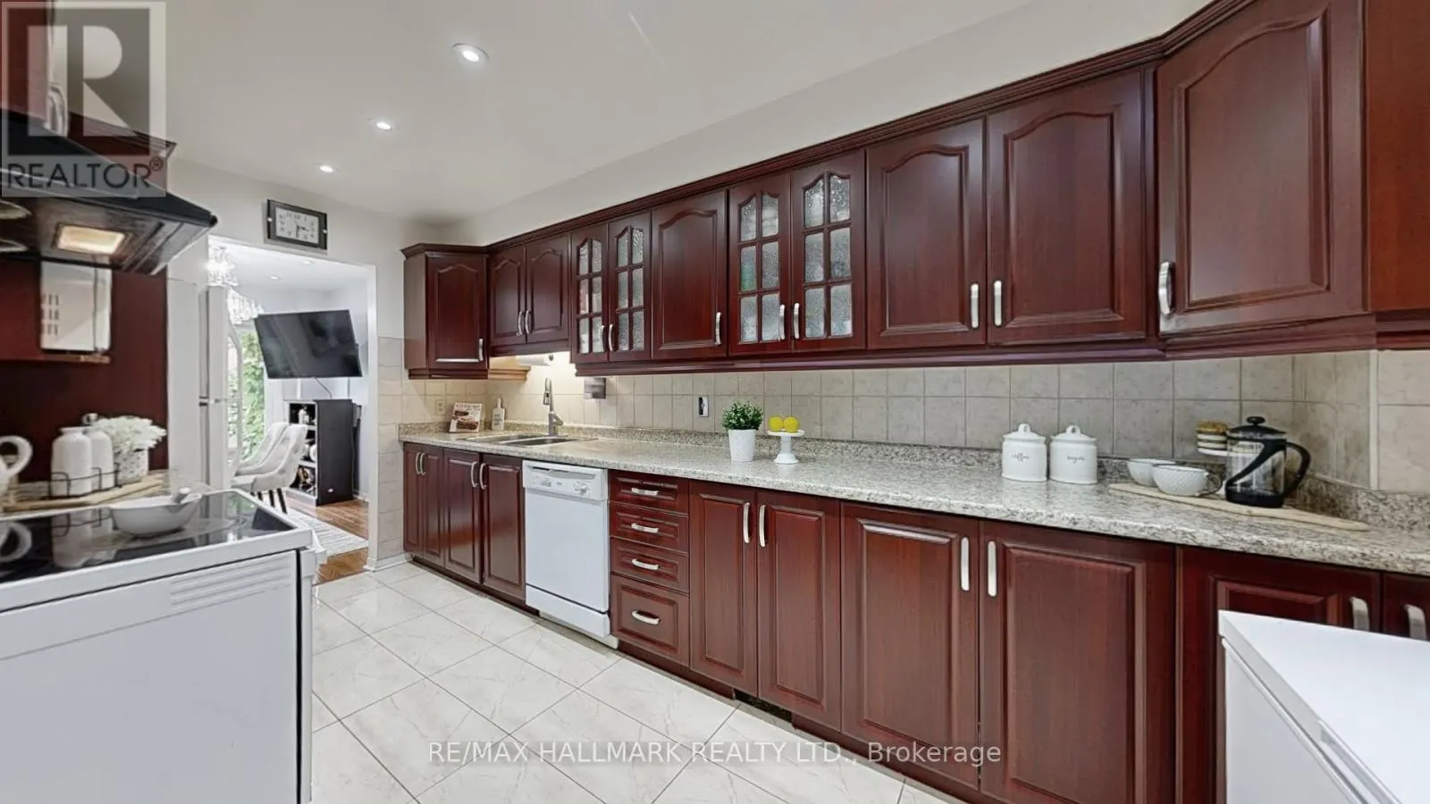 5 ECCLESFIELD DRIVE