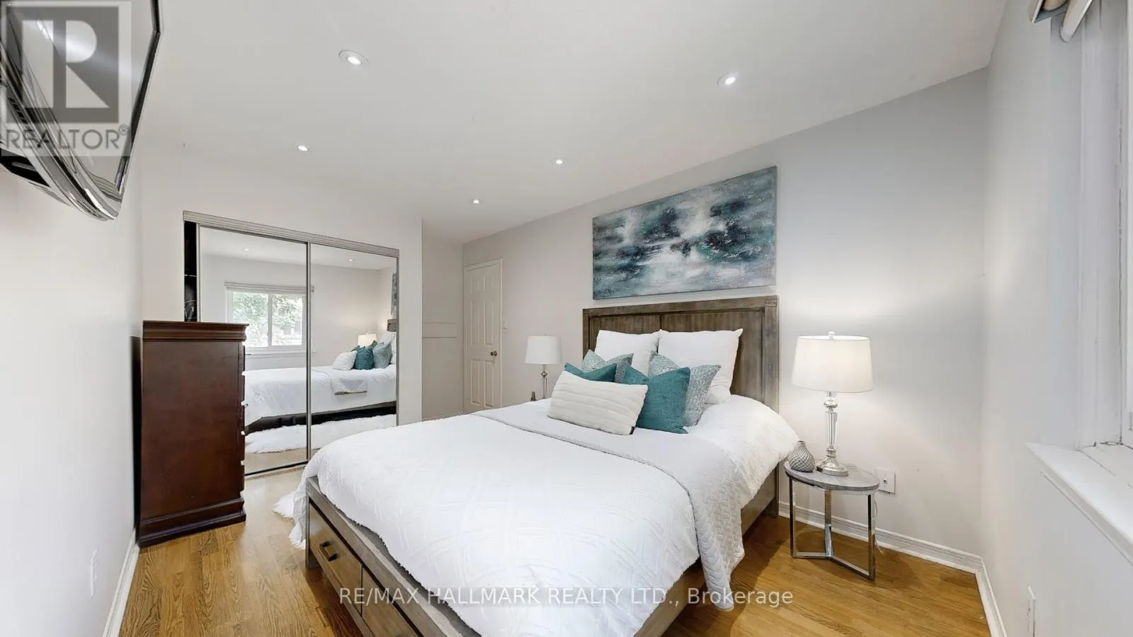 5 ECCLESFIELD DRIVE