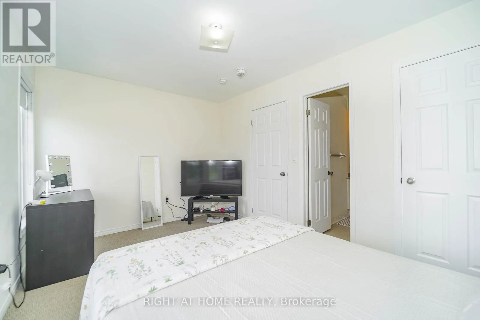 6 - 33 ISLAND ROAD