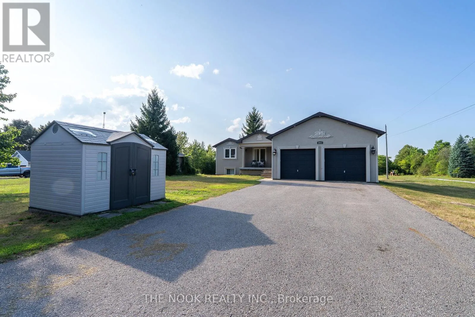 2943 PINE POINT ROAD