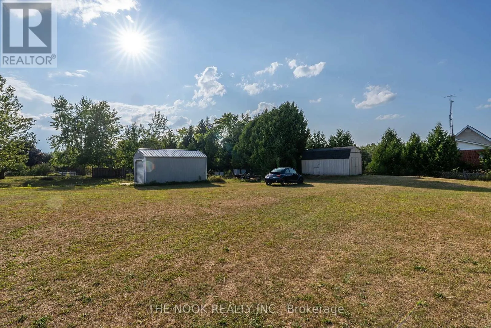 2943 PINE POINT ROAD