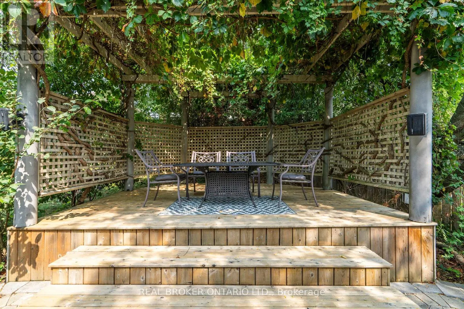 21 SHENANDOAH DRIVE