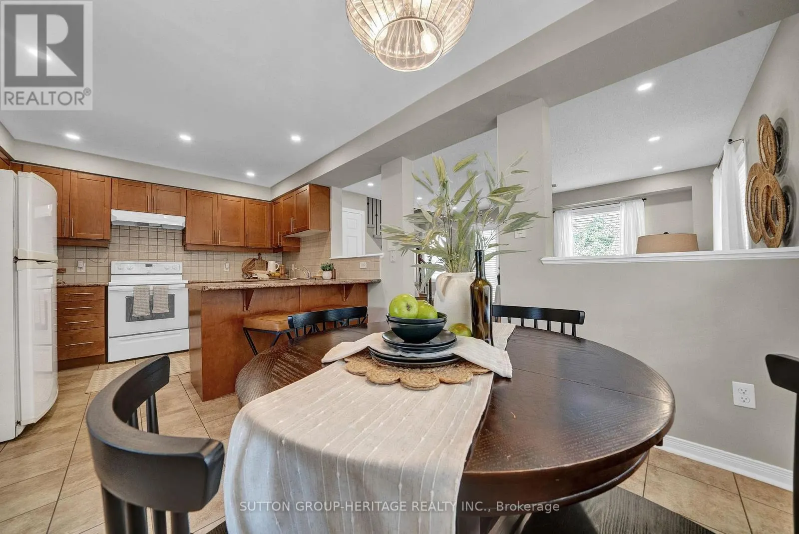 38 - 460 WOODMOUNT DRIVE