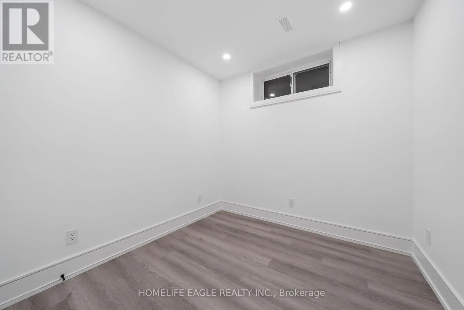 11 GLEN MUIR DRIVE