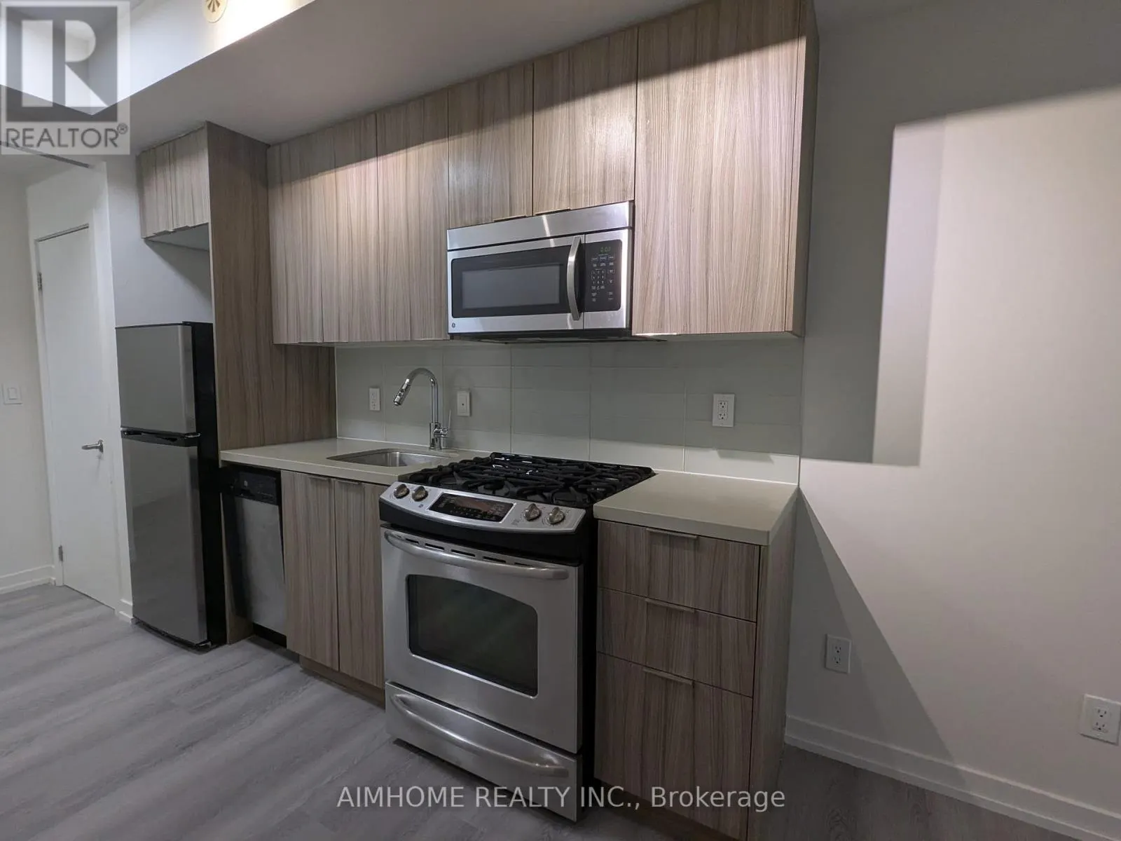 40 - 140 BROADVIEW AVENUE