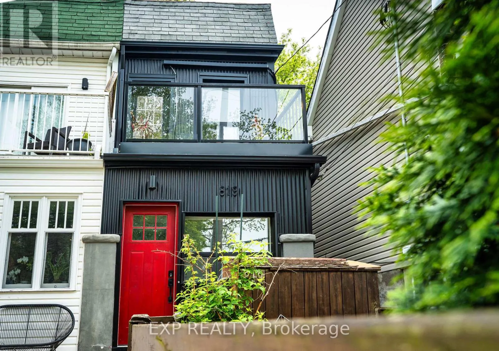 819 CRAVEN ROAD