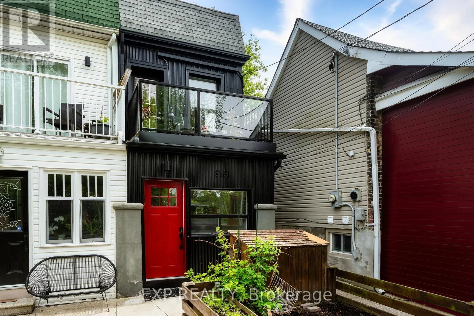 819 CRAVEN ROAD