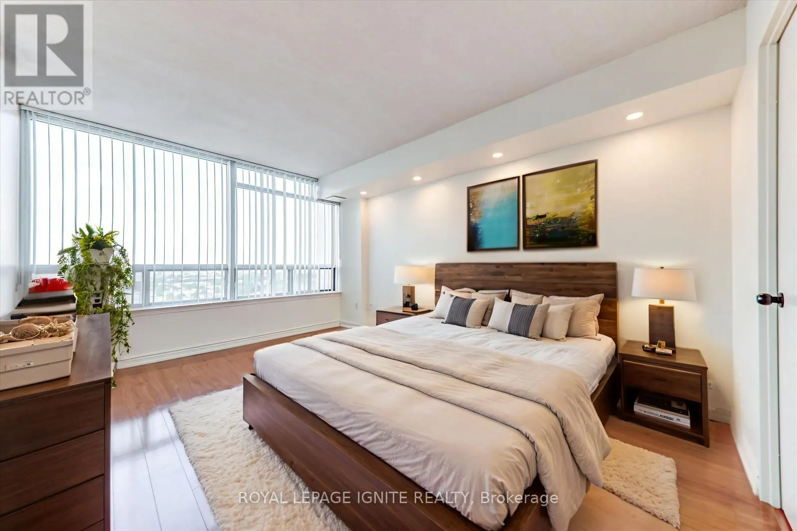 1801 - 330 ALTON TOWERS CIRCLE