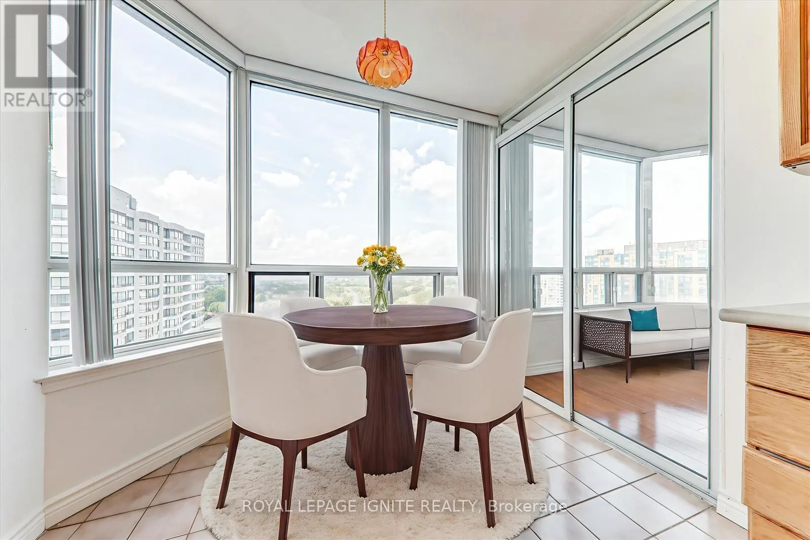 1801 - 330 ALTON TOWERS CIRCLE