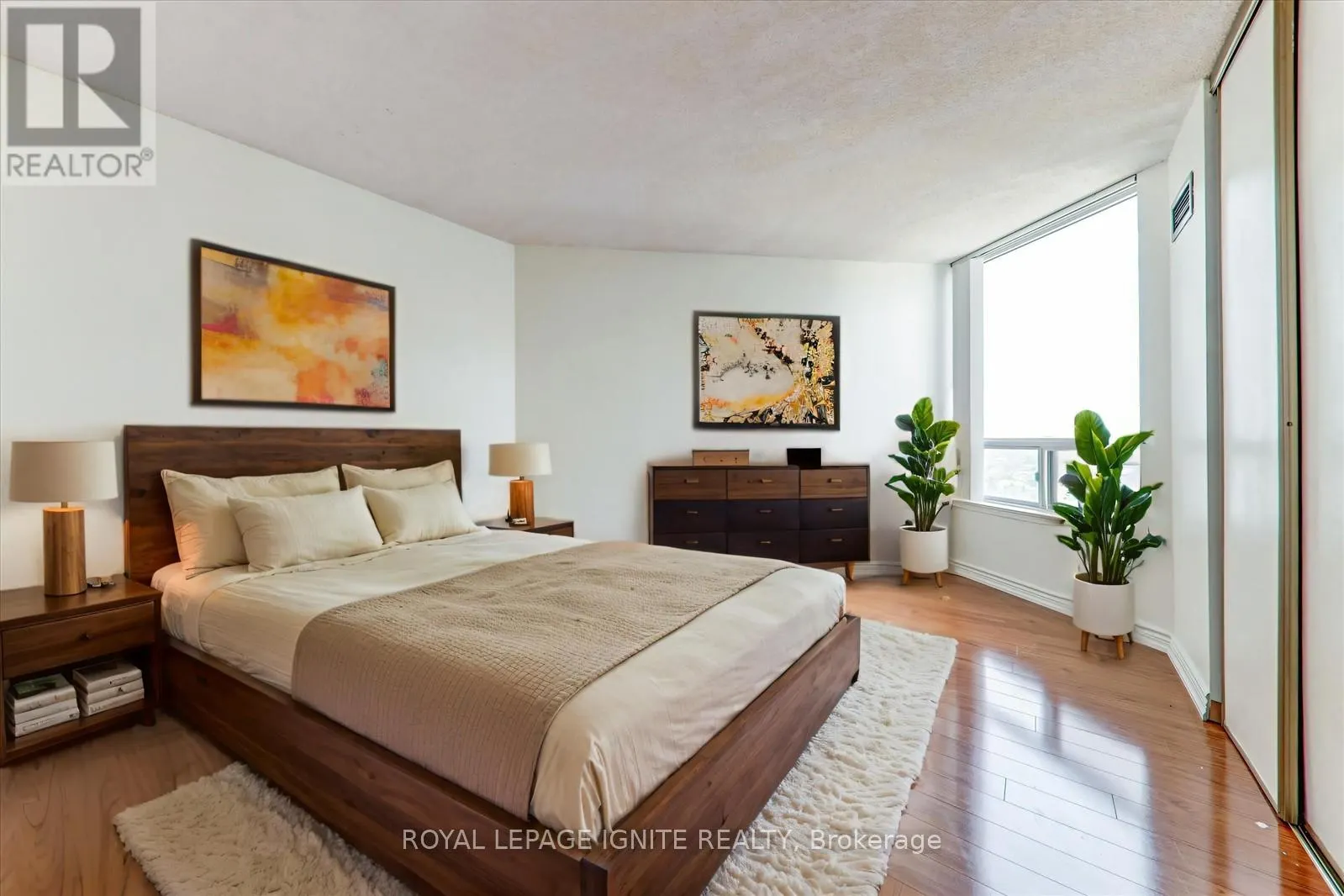 1801 - 330 ALTON TOWERS CIRCLE