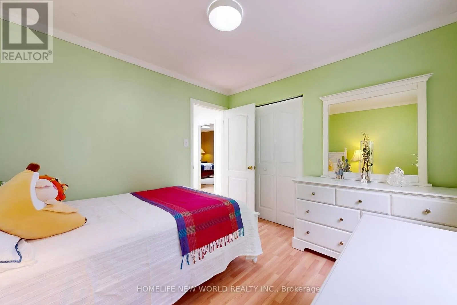 781 HUNTINGWOOD DRIVE