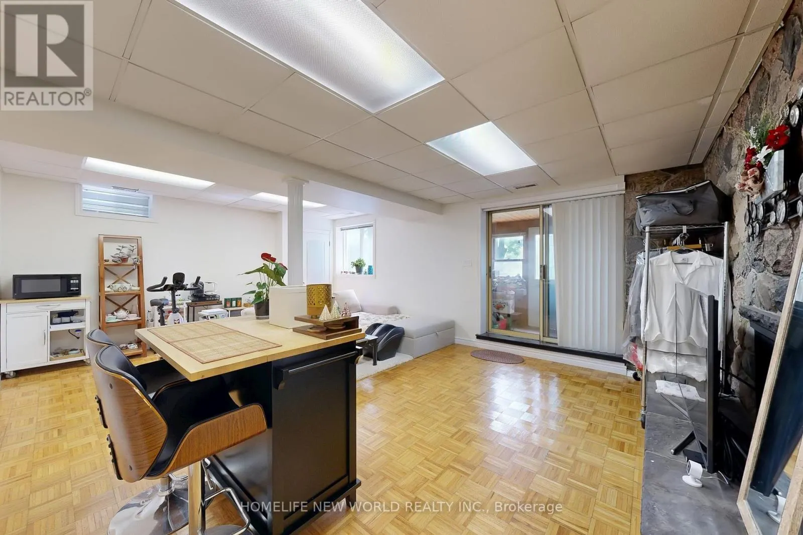 781 HUNTINGWOOD DRIVE