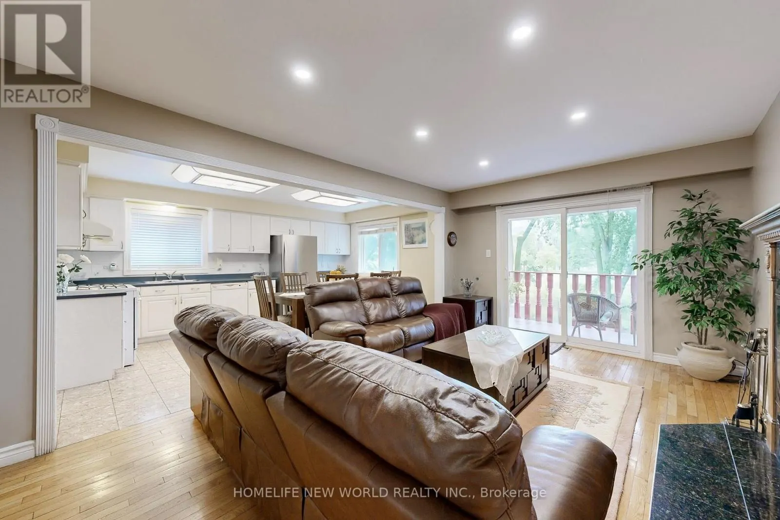 781 HUNTINGWOOD DRIVE