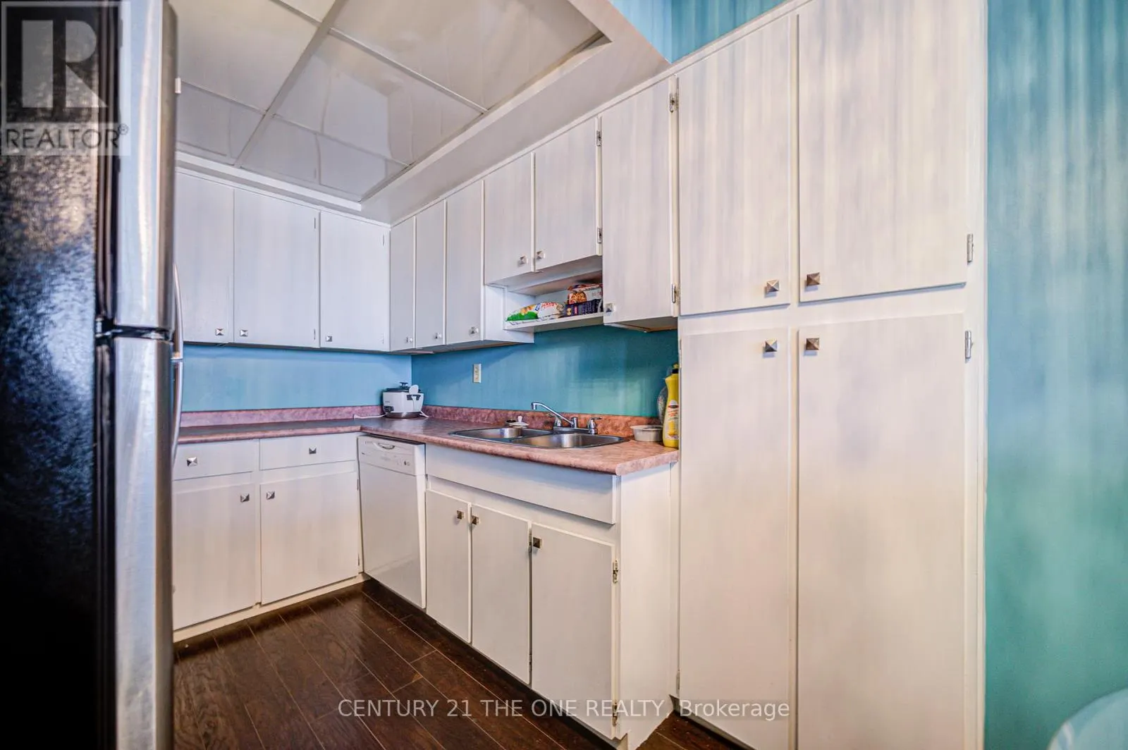 808 - 121 LING ROAD