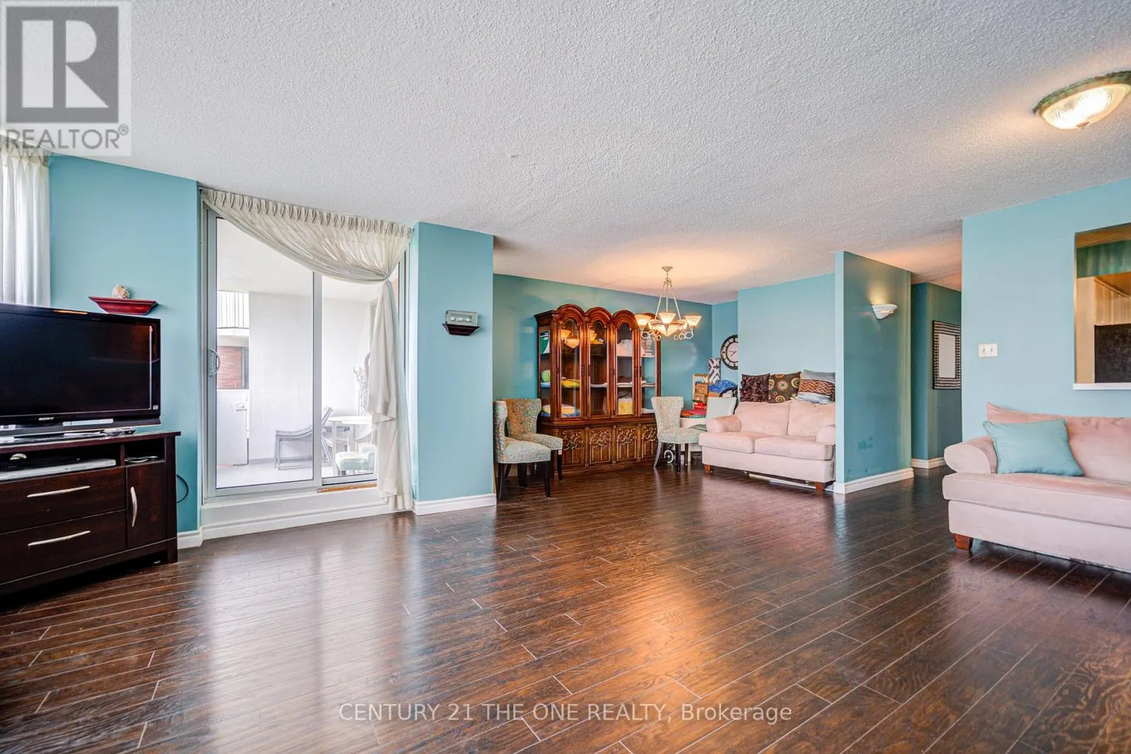 808 - 121 LING ROAD