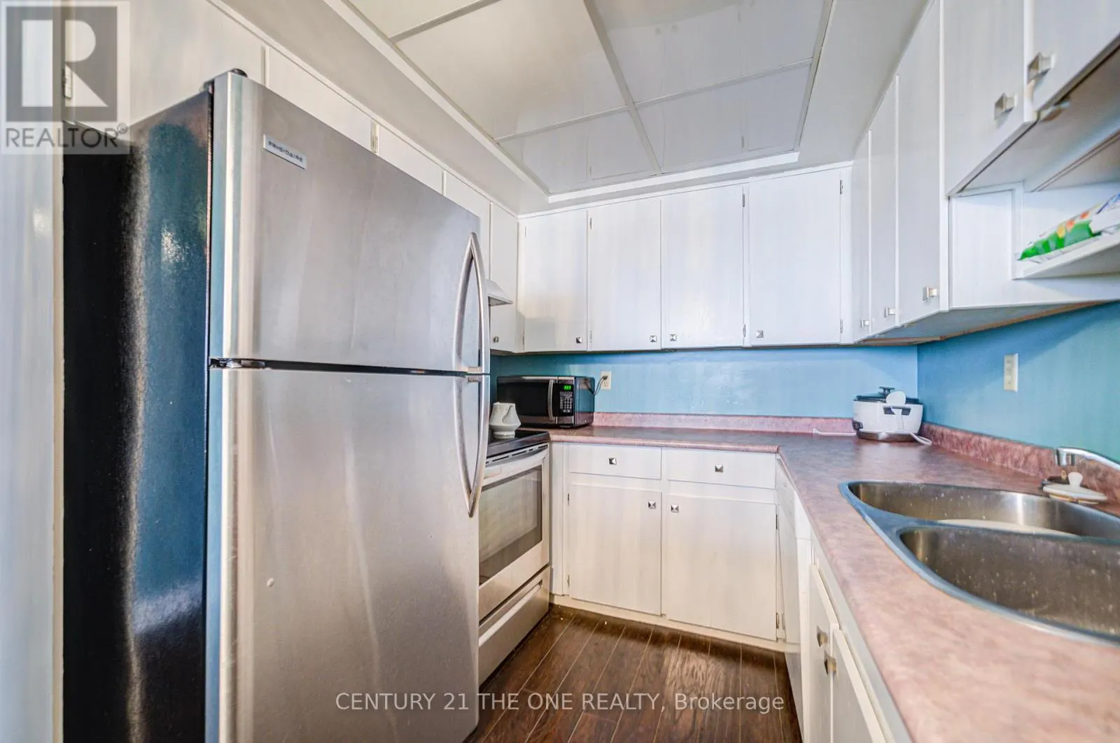 808 - 121 LING ROAD