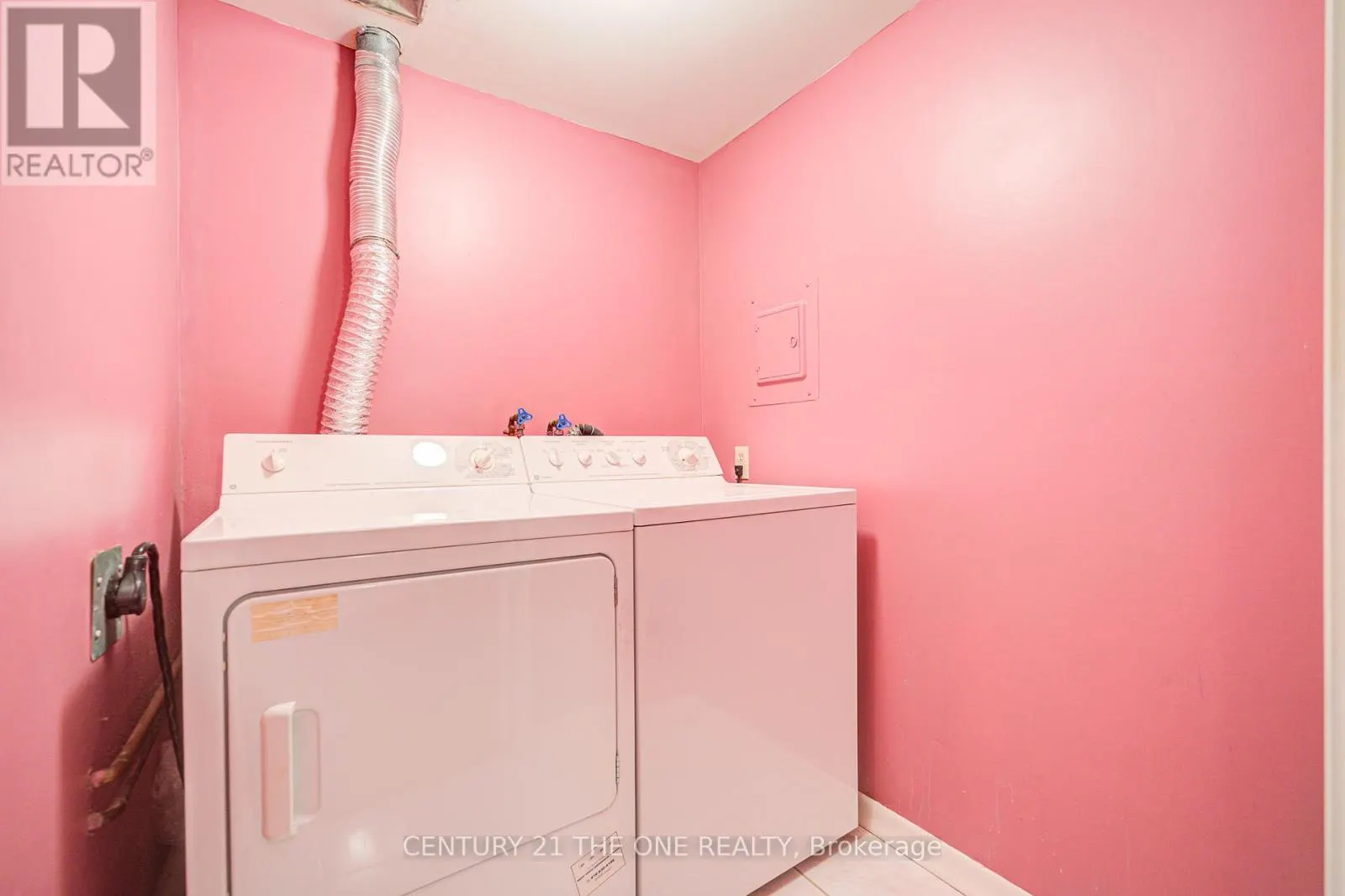 808 - 121 LING ROAD