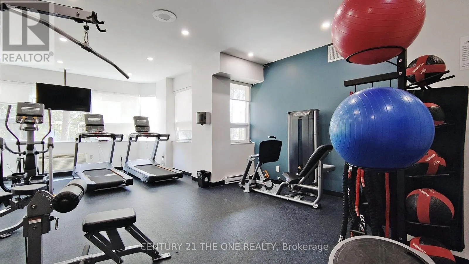 808 - 121 LING ROAD