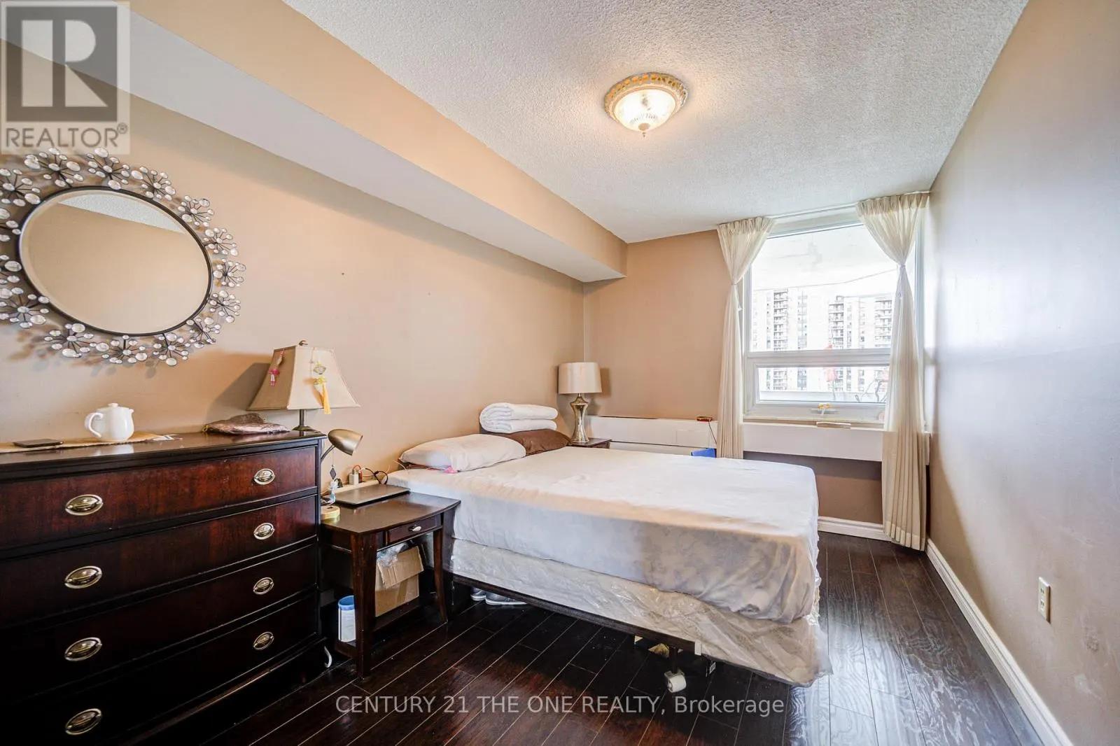 808 - 121 LING ROAD