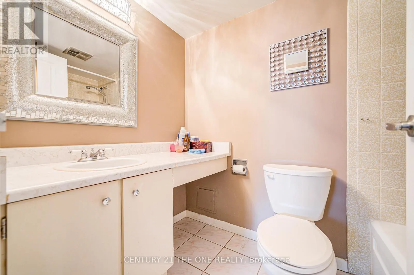 808 - 121 LING ROAD